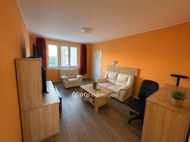 Eladó panellakás, Budapesten, XV. kerületben 64.9 M Ft