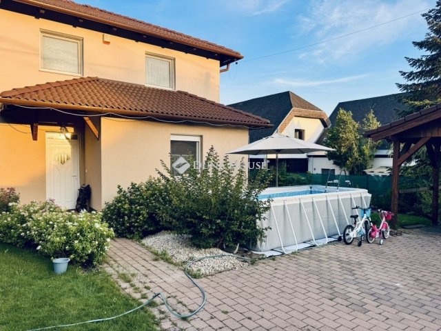 Eladó családi ház, Szentendrén 179 M Ft, 5 szobás