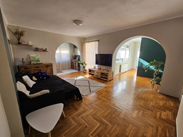 Eladó családi ház, Szekszárdon, Ezerjó utcában 89.9 M Ft