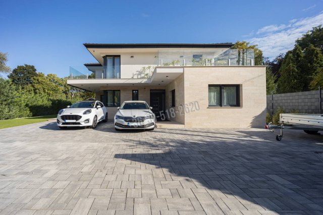 Eladó családi ház, Gödön 318 M Ft, 4 szobás