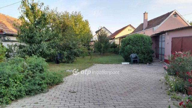 Eladó családi ház, Szederkényen 74.99 M Ft, 5 szobás