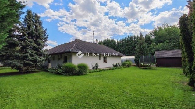 Eladó családi ház, Kecskeméten 139.9 M Ft, 4 szobás