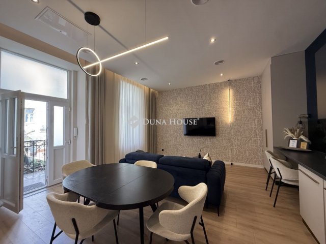 Kiadó téglalakás, albérlet, Budapesten, VI. kerületben