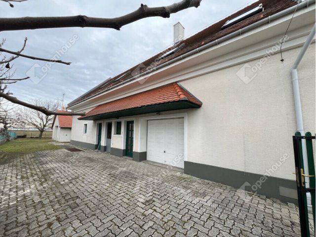 Eladó üzlethelyiség, Sopronkövesden 160 M Ft