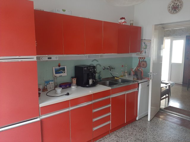 Eladó családi ház, Zircen 68 M Ft, 4 szobás