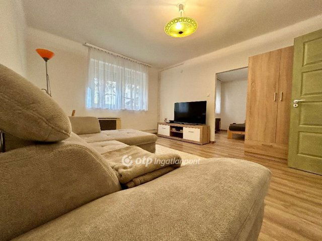 Eladó téglalakás, Keszthelyen 58.9 M Ft, 3 szobás