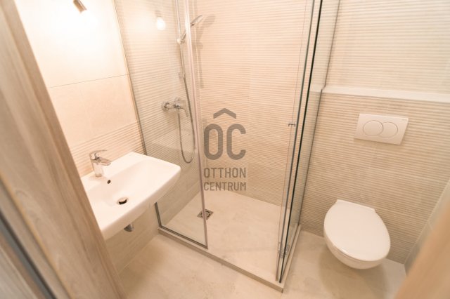 Eladó téglalakás, Budapesten, VII. kerületben 110 M Ft, 2 szobás