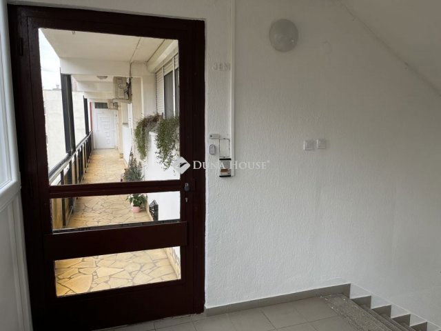 Eladó téglalakás, Szekszárdon 42.9 M Ft, 2+1 szobás