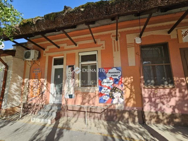Eladó családi ház, Szentesen 64 M Ft, 4 szobás