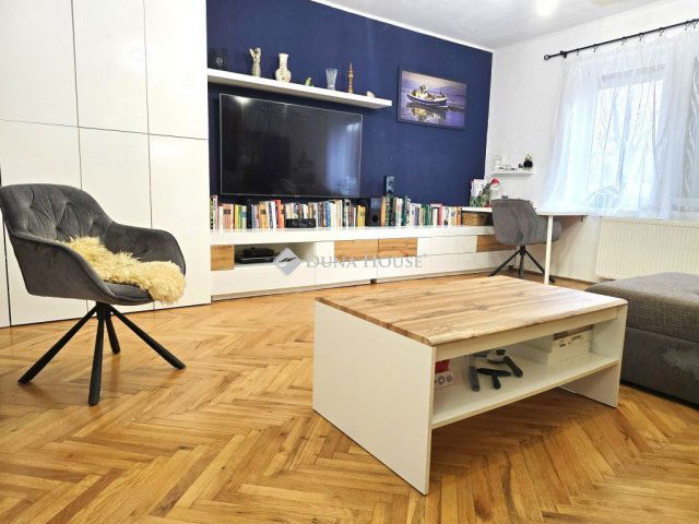 Eladó családi ház, Pécsett 69.9 M Ft, 3 szobás