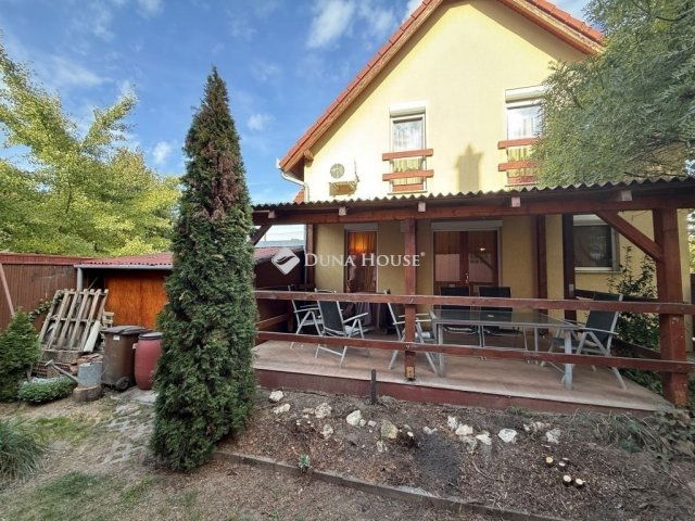 Eladó ikerház, Kecskeméten 79.99 M Ft, 4 szobás