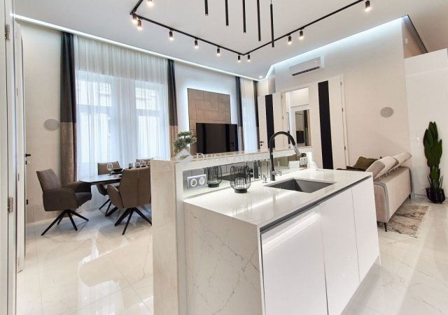 Eladó téglalakás, Budapesten, V. kerületben 339.9 M Ft, 4 szobás