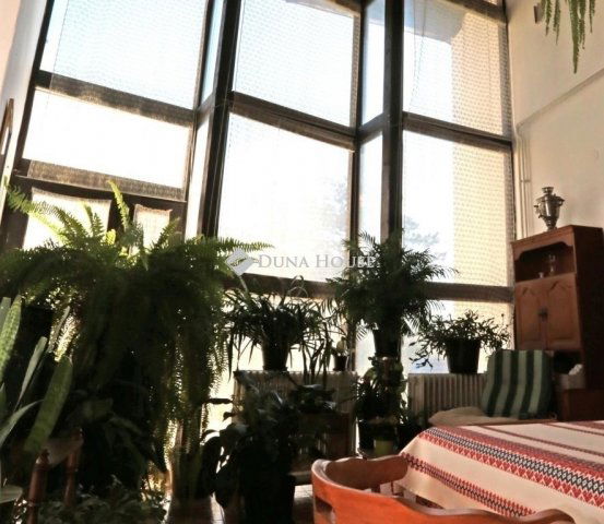 Eladó családi ház, Pécsett 238 M Ft, 6 szobás