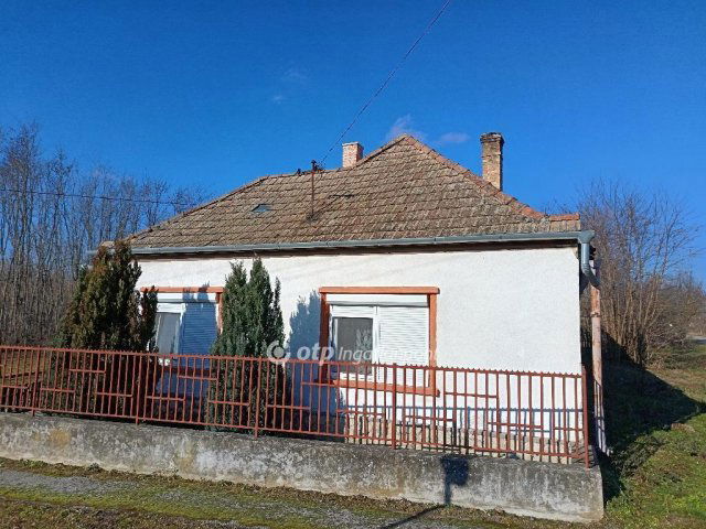 Eladó családi ház, Vanyolán 15 M Ft, 3 szobás