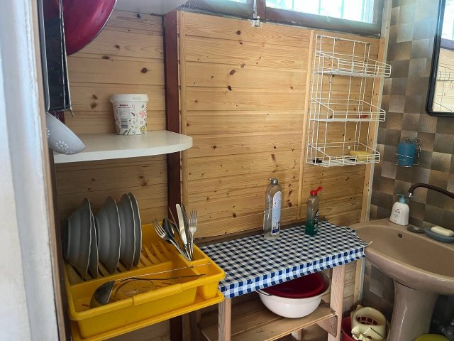 Eladó családi ház, Pilisszentkereszten 15 M Ft, 1+2 szobás