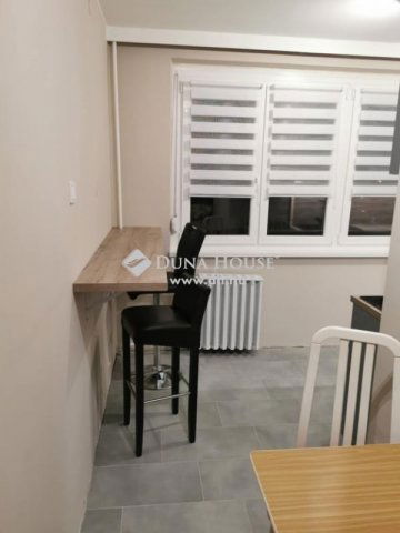 Eladó panellakás, Kecskeméten 46 M Ft, 2 szobás