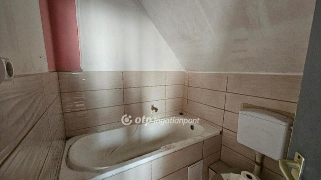 Eladó családi ház, Gyálon 50 M Ft, 3+2 szobás