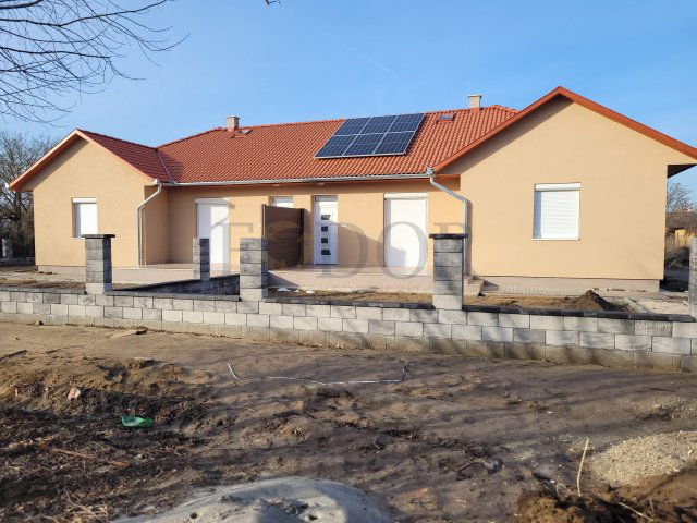 Eladó ikerház, Kókán 63.9 M Ft, 4 szobás / költözzbe.hu