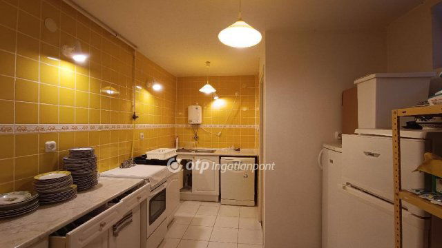 Eladó nyaraló, Balatonbogláron 265 M Ft, 8 szobás