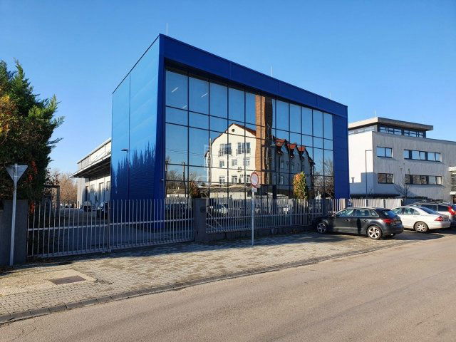Kiadó ipari ingatlan, Székesfehérvárott 700 E Ft / hó, 3 szobás