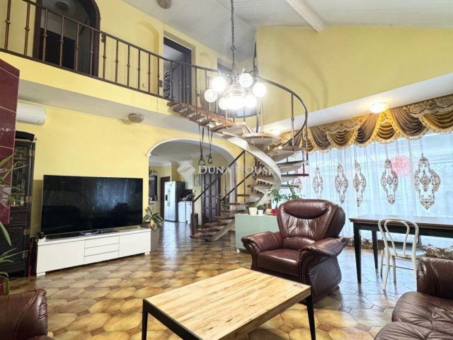 Eladó ikerház, Budapesten, III. kerületben 245 M Ft, 6 szobás