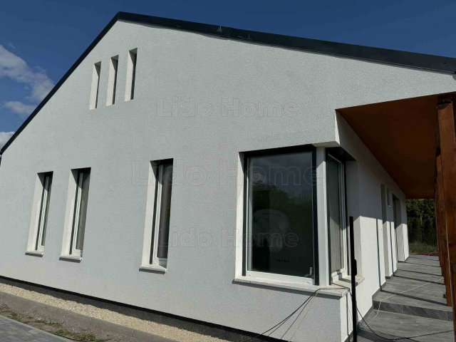 Eladó családi ház, Siófokon 133 M Ft, 4 szobás