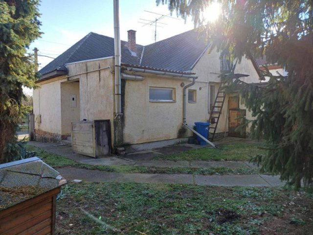 Eladó családi ház, Pilisvörösváron 69.5 M Ft, 2 szobás