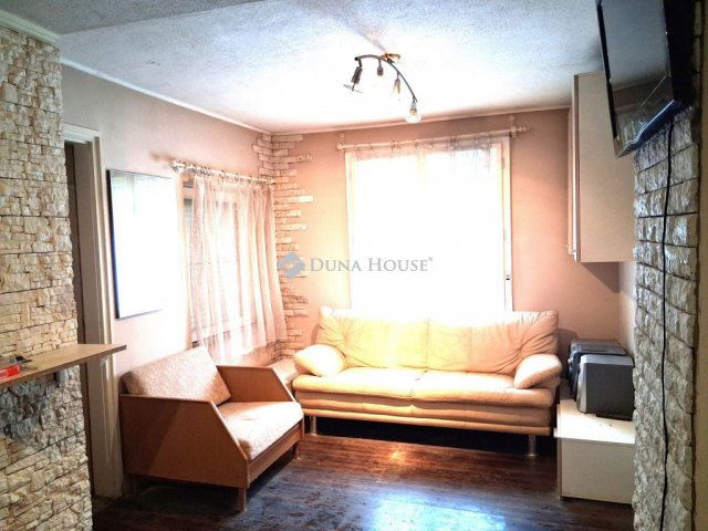 Eladó családi ház, Tabon 26 M Ft, 3 szobás