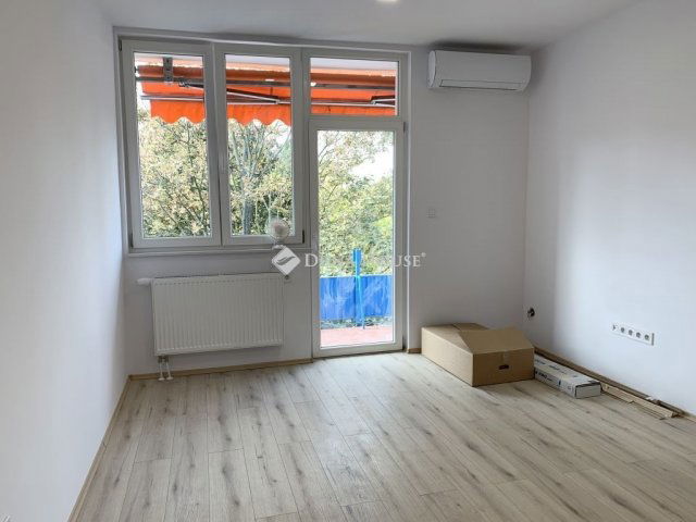 Eladó téglalakás, Budapesten, III. kerületben 82.9 M Ft