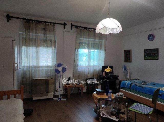 Eladó családi ház, Kiszomboron 28.5 M Ft, 3 szobás