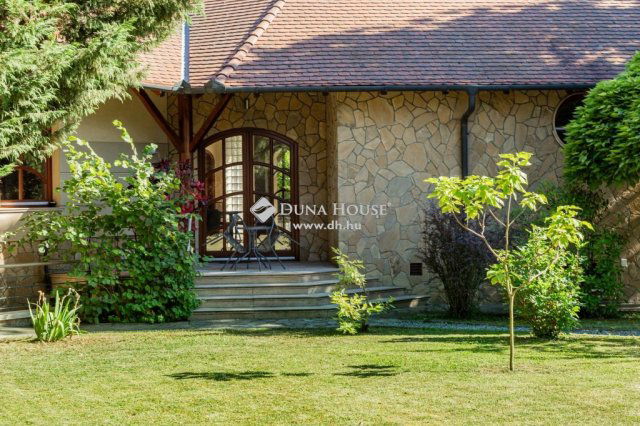 Eladó családi ház, Herceghalomon 456.9 M Ft, 5 szobás
