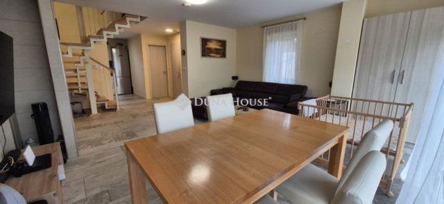 Eladó nyaraló, Mohácson 100 M Ft, 5 szobás