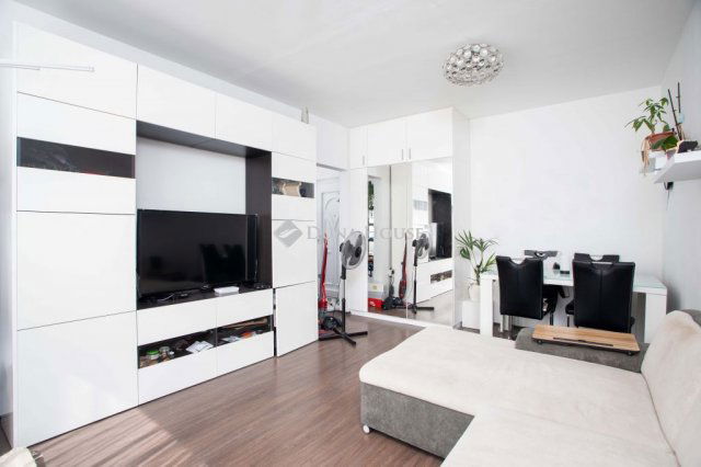 Eladó téglalakás, Mosonmagyaróváron 34.99 M Ft, 2 szobás