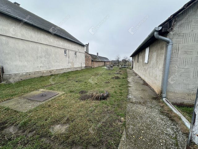 Eladó családi ház, Sárbogárdon 15.9 M Ft, 3 szobás