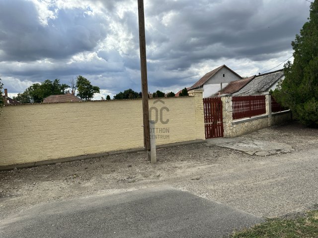 Eladó telek, Tiszaföldváron 7.9 M Ft / költözzbe.hu