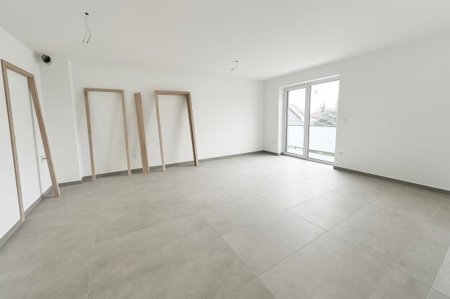 Eladó téglalakás, Szombathelyen 59.9 M Ft, 4 szobás