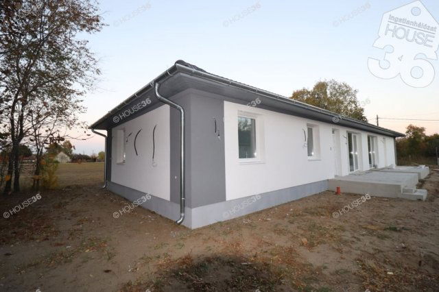 Eladó ikerház, Kecskeméten 74.9 M Ft, 4 szobás