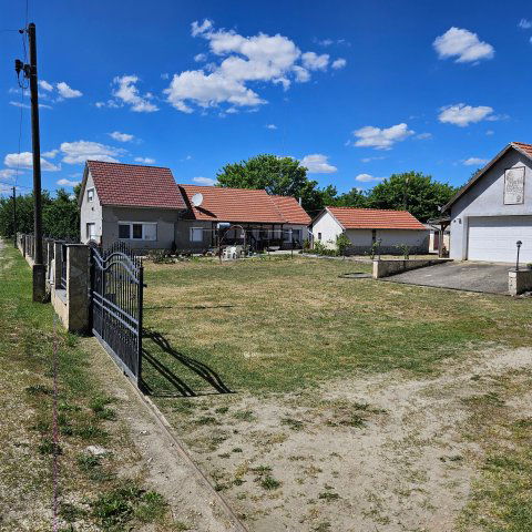 Eladó ipari ingatlan, Nyáregyházán 310 M Ft