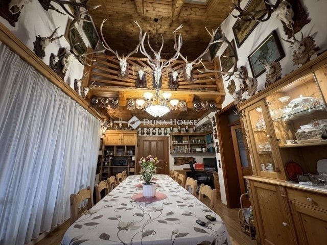 Eladó családi ház, Kecskeméten 450 M Ft, 4 szobás