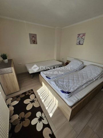 Eladó ikerház, Hévízen 149 M Ft, 6+2 szobás