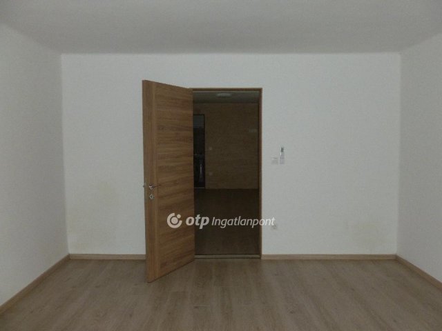 Eladó családi ház, Zalaszentgróton 35.9 M Ft, 2 szobás