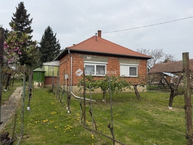 Eladó családi ház, Tornyiszentmiklóson 29.9 M Ft, 3 szobás