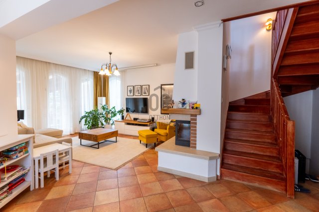 Eladó családi ház, Nagykovácsiban 179 M Ft, 4 szobás