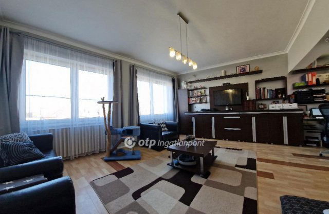 Eladó családi ház, Cegléden 118 M Ft, 5+1 szobás