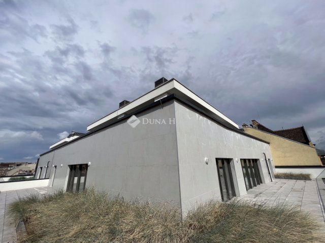 Eladó téglalakás, VIII. kerületben, Tolnai Lajos utcában