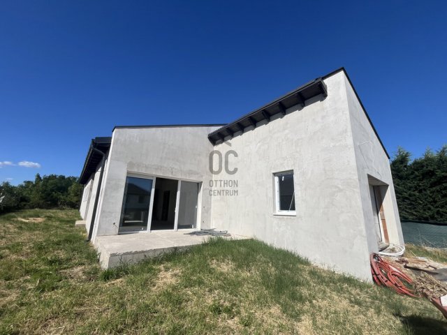Eladó családi ház, Nagytarcsán 115 M Ft, 5 szobás