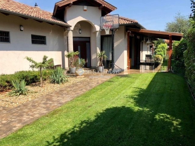 Eladó családi ház, Vecsésen 245 M Ft, 5 szobás