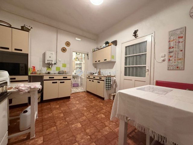 Eladó családi ház, Veresegyházon 64.5 M Ft, 2 szobás