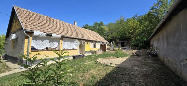 Eladó családi ház, Tolnanémedin 9 M Ft, 2 szobás