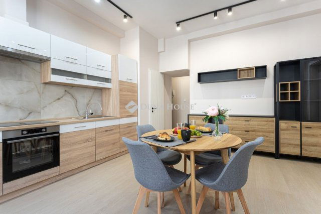 Eladó téglalakás, Budapesten, VII. kerületben 72.6 M Ft